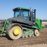 Porovnání působení pásového a kolového traktoru na půdu