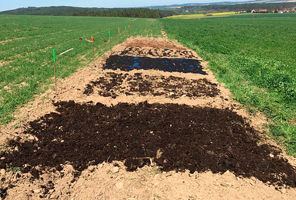 Pokusné parcelky s aplikovanými organickými hnojivy