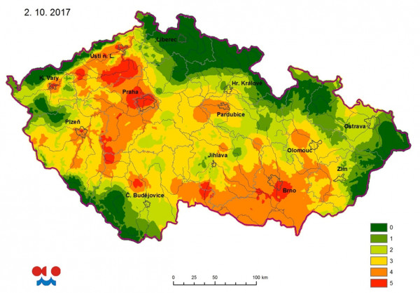Mapa: Míra ohrožení půdním suchem ve vrstvě 0 až 100 cm 2. 10. a 9. 10. 2017   (http://portal.chmi.cz)