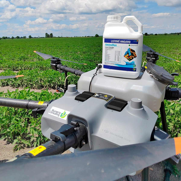 Dronová aplikácia listového hnojiva Quantum AminoMax na porast poľných rajčín