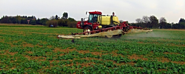 Při aplikaci pesticidů je nutné dodržovat obecně platné zásady